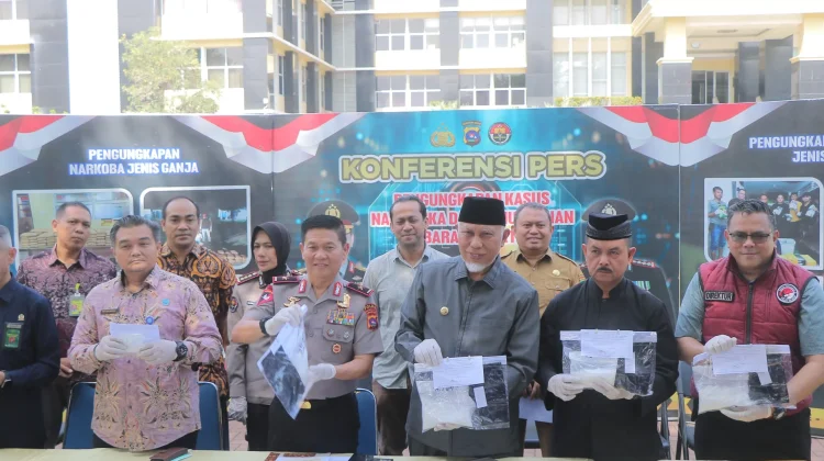 Polda Sumbar Gagalkan 6,4 Kg Sabu, Lima Tersangka Berhasil Diamankan