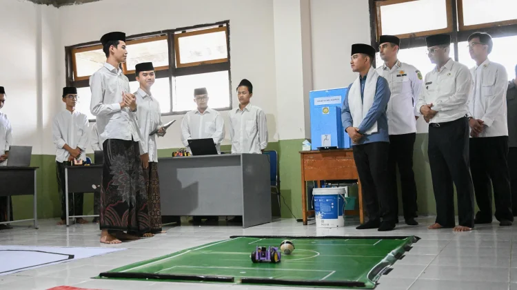 Kunjungan Wapres Dorong Santri Adaptif terhadap AI dan Robotik