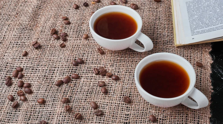 Amankah Minum Kopi dan Teh Saat Berbuka Puasa?