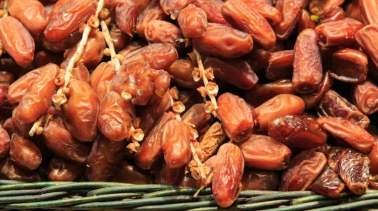 Jangan Keliru, Kenali Tanda Kurma yang Sudah Tidak Layak Konsumsi