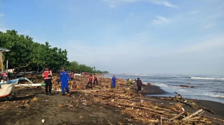 Tim SAR Perluas Pencarian Korban Banjir Bandang di Buleleng