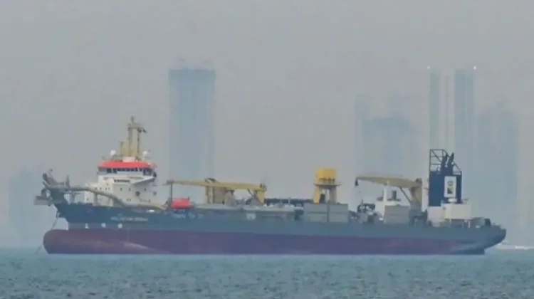 Kapal Tugboat UEA Berawak WNI Terbakar di Selat Hormuz