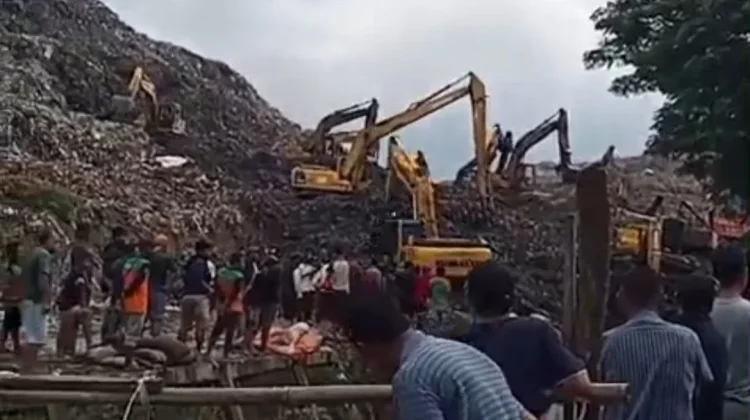 Longsor Sampah TPST Bantargebang: Empat Orang Ditemukan Meninggal