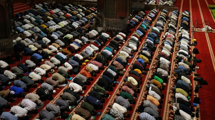 Ketahui Keutamaan Salat Tarawih di Malam Ke-20 Bulan Suci Ramadan