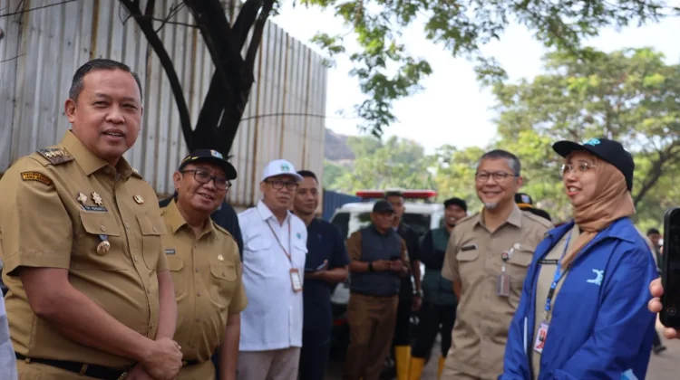 Wali Kota Bekasi: Evakuasi Korban Longsor TPST Bantar Gebang Terus Dilakukan