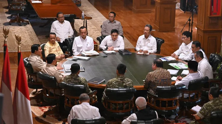 Presiden Prabowo Bahas Persiapan Idulfitri dan Energi di Hambalang