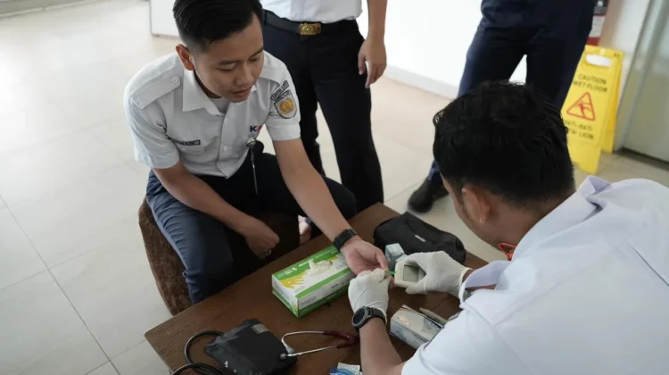 Sambut Angkutan Lebaran 2026, KAI Periksa Kesehatan Petugas LRT Jabodebek