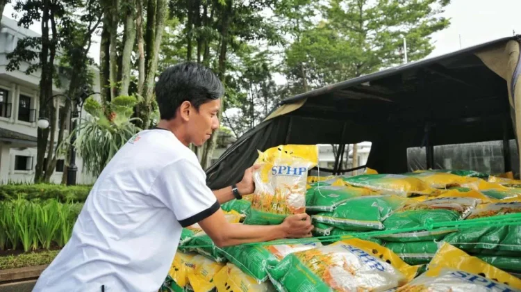Capai 592 Ton, Bulog Jabar Pastikan Stok Beras Aman Selama Ramadan