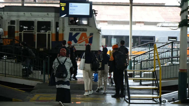Tiket Kereta Lebaran 2026 Terjual 55,2 Persen Kapasitas