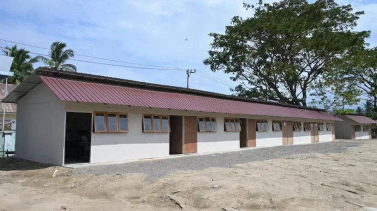 Enam Kelas Darurat Dibangun, Siswa SMAN 2 Meureudu Kembali Belajar