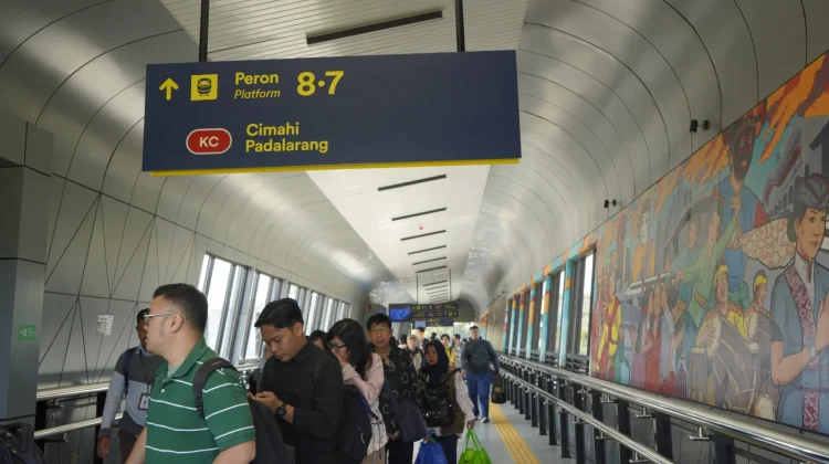 DJKA Uji Coba Skybridge Bandung untuk Akses Penumpang Kereta Cepat Whoosh