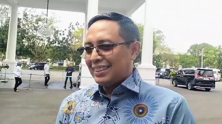 Penuhi Panggilan Presiden, Mantan Kepala PCO Hasan Hasbi Tiba di Istana