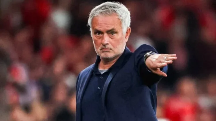 Aksi Tak Sportif Mourinho Berujung Hukuman Berat