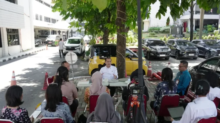 Kementrans Jajaki Kolaborasi dengan Perusahaan Keramik untuk Pemberdayaan Tran