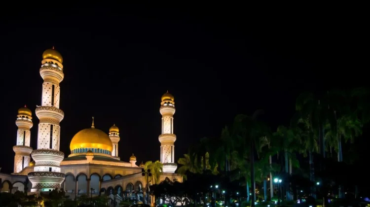 Amalan yang Dianjurkan saat Malam Takbiran untuk Meraih Kemuliaan