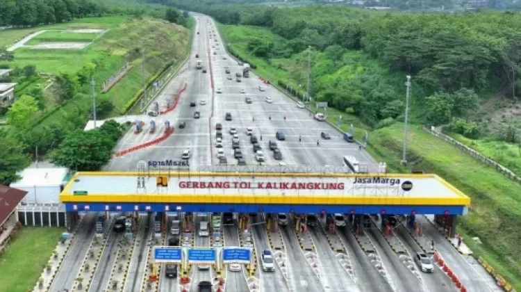 Volume Kendaraan di Tol Batang Melonjak, 2.183 Kendaraan Lintasi GT Kalikangkung