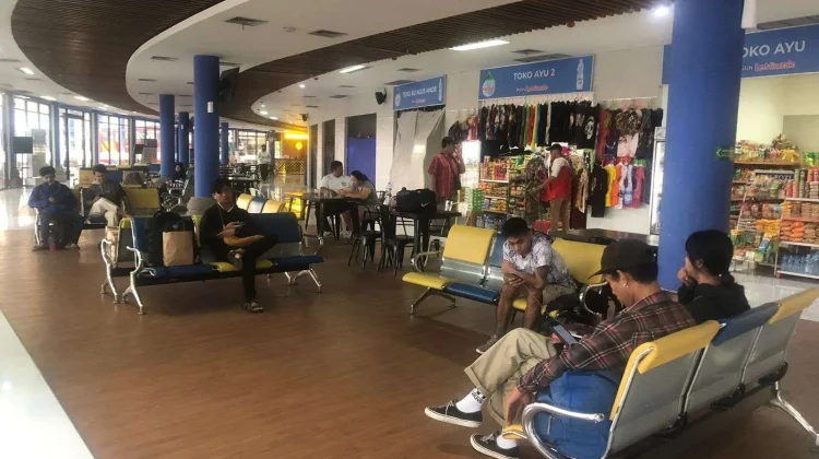 Lonjakan Pemudik Terjadi di Terminal Mengwi Bali