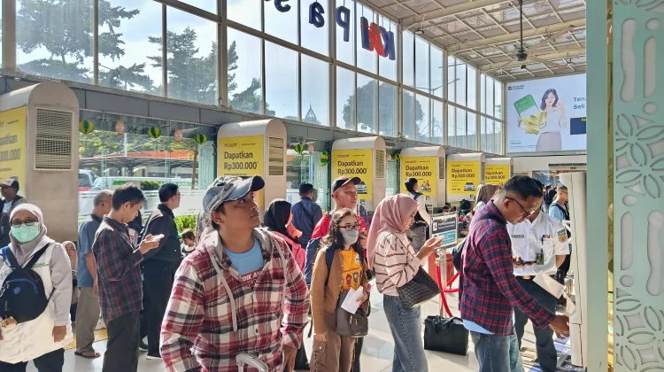 Stasiun Pasar Senen Jadi Titik Terpadat Mudik Kereta Api pada H-6 Lebaran