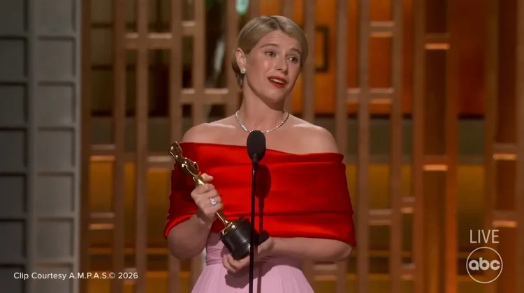 Jessie Buckley jadi Aktris Irlandia Pertama Menang Oscar