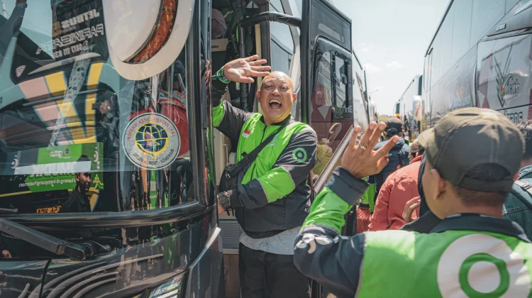 Pemudik Terharu Bisa Pulang Kampung Melalui Program Mudik Gratis Gojek