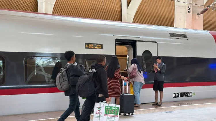 Penumpang Whoosh Diprediksi Capai 25 Ribu Per Hari saat Lebaran 2026