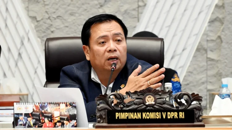 Sebanyak 17 Pemudik Tumbang di Pelabuhan Gilimanuk, Komisi V Dorong Investigasi