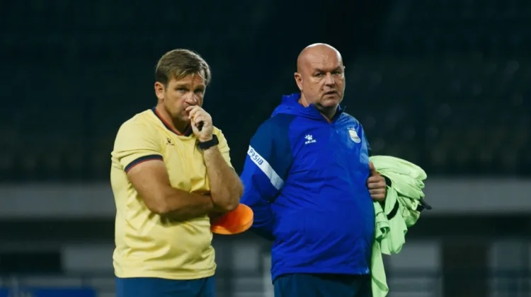 Pelatih Persib Ramal Perebutan Juara Liga Berlangsung Sengit