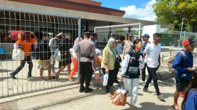 Pelabuhan Tenau Kupang Catat Lonjakan Pemudik Lebaran