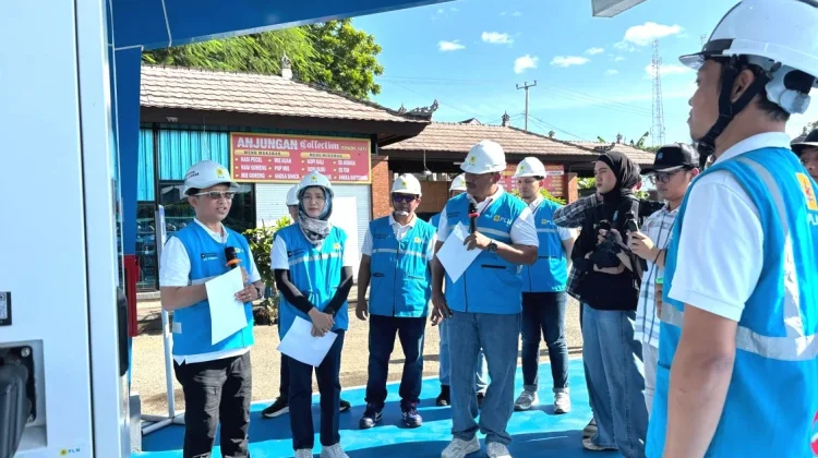 PLN Siagakan 439 SPKLU Jalur Jatim-Bali Demi Kenyamanan Mudik 1447 H