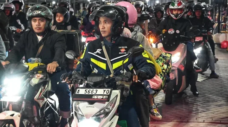 Masuk Waktu Salat tapi Terjebak Macet saat Mudik? Pahami Ketentuannya