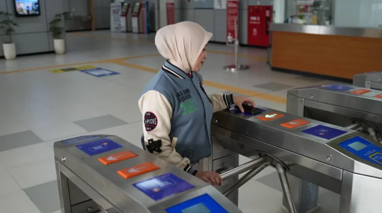 Dari Rp10 Ribu Menjadi Rp1 LRT Jabodebek, Ini Reaksi Penumpang