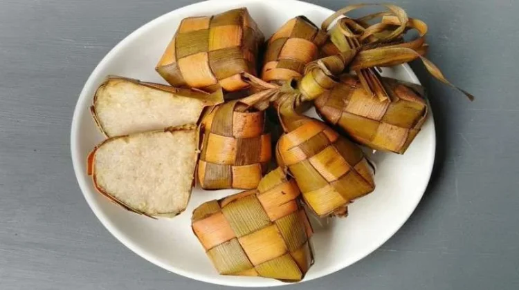 Begini Tips Memasak Ketupat Cepat Matang dalam Waktu 30 Menit