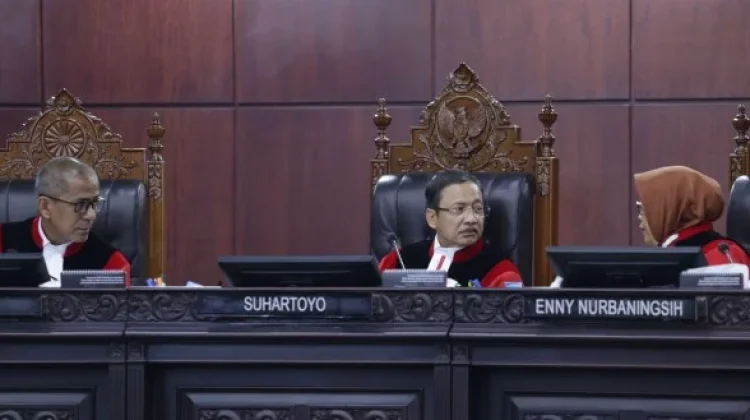 Dari Gugatan hingga Putusan, Begini Kronologi MK Hapus Pensiun Seumur Hidup DPR