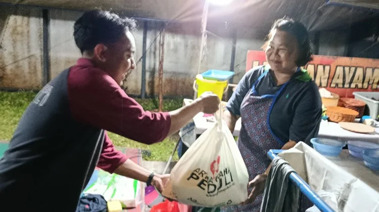 BAGI Solo dan AGP Gelar Pasar Murah Malam untuk Warga