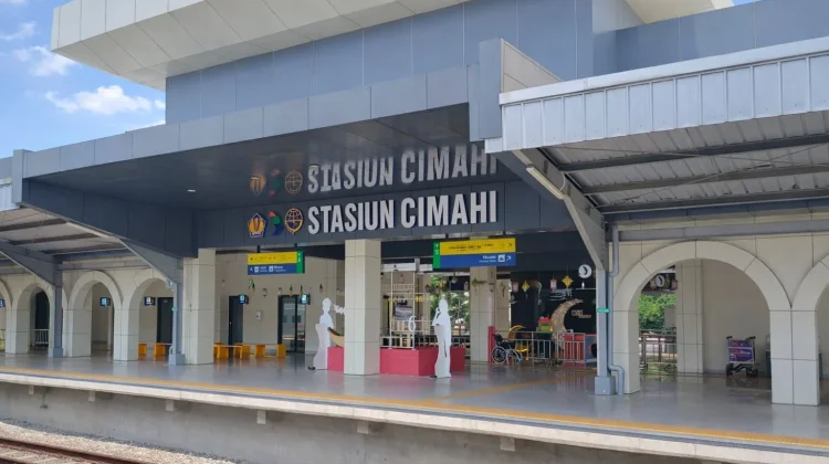 KAI Services Buka Parkir Baru di Stasiun Cimahi