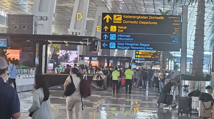 Penumpang Arus Mudik di Bandara Soetta Mulai Menurun
