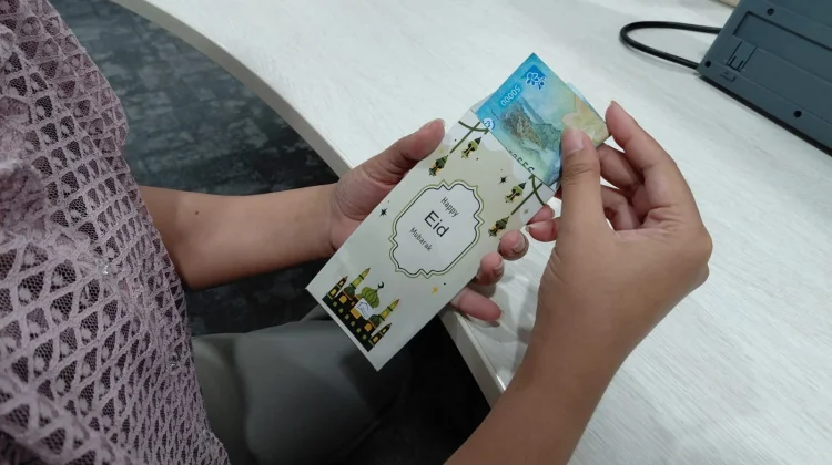 Viral Curhat Minta THR, Boleh atau Tidak? Ini Penjelasannya
