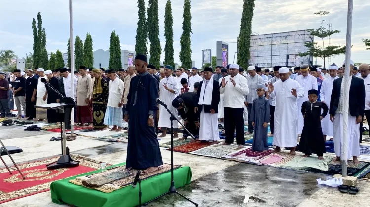 Ribuan Jemaah Padati Salat Idulfitri, Toleransi Menggema dari Tanah Papua