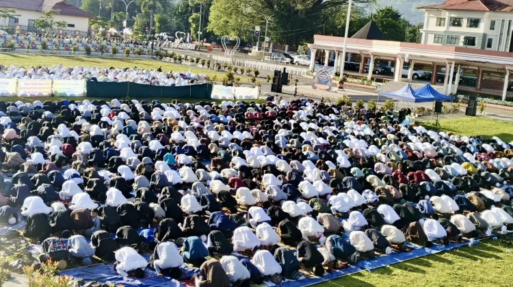 Salat Idulfitri di Manggarai, Ribuan Jemaah Bersatu dalam Damai dan Syukur