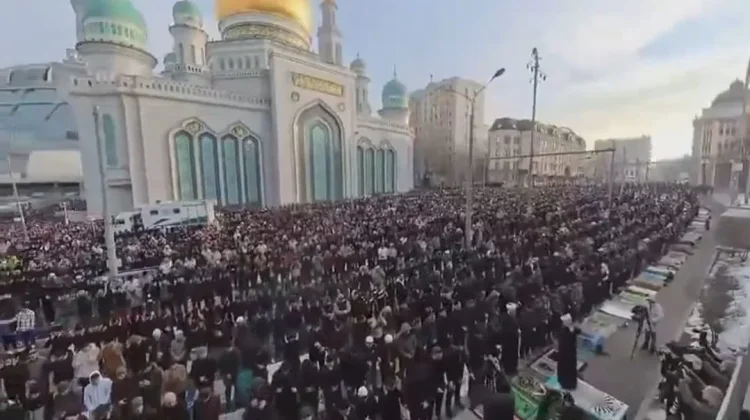 Perayaan Lebaran 2026 di Rusia, Masjid hingga Jalan Dipenuhi Ribuan Umat Muslim