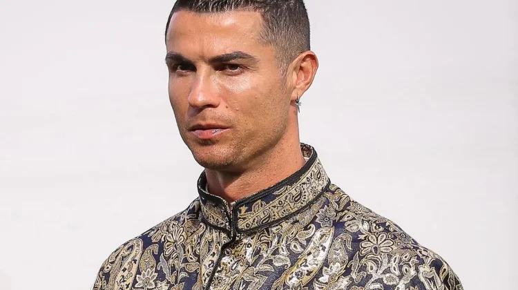 Pakai Pakaian Khas Arab, Cristiano Ronaldo Ucapkan Selamat Idul Fitri