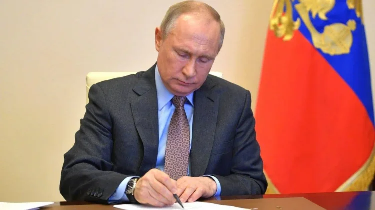 Pesan Idulfitri Putin, Angkat Tradisi dan Nilai Islam di Rusia