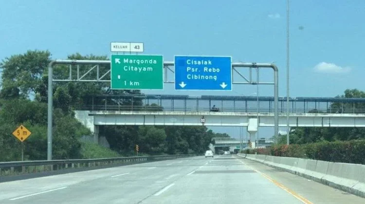 Ini Arti Warna Plang di Jalan Tol, Panduan Penting agar Tak Salah Arah