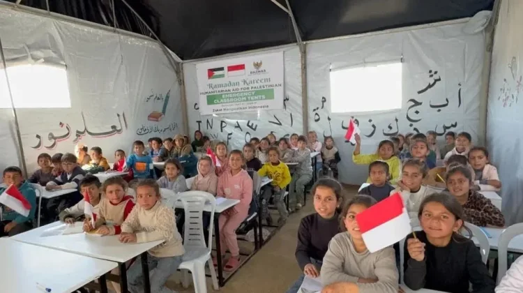 Baznas Bangun Tenda Kelas Darurat untuk Anak Gaza