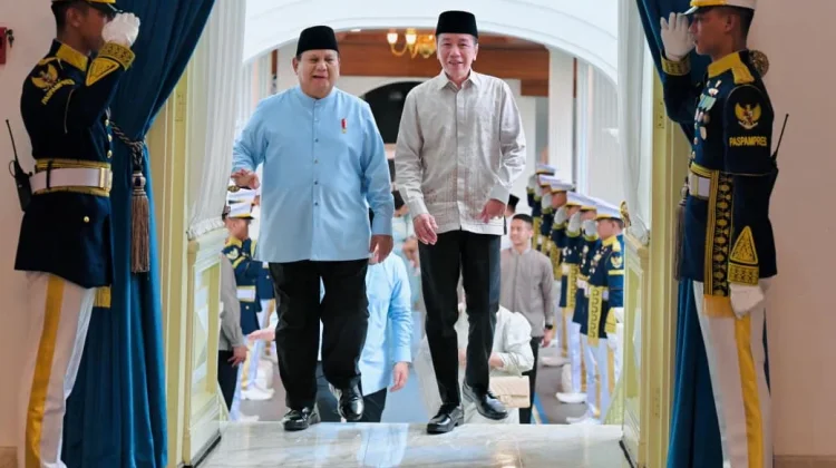 Momen Presiden Prabowo Sambut Jokowi saat Lebaran di Istana