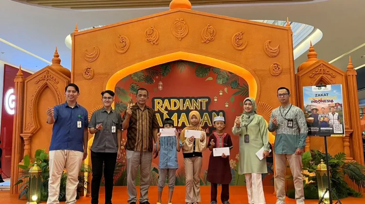 BAZNAS Bersama The Park Sawangan Berikan Santunan bagi Anak Yatim