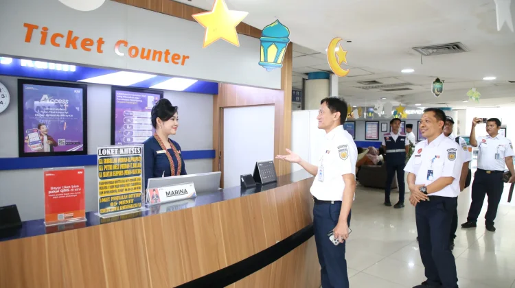 Dirut KAI Tinjau Layanan Lebaran dan Penjualan Tiket di Sumatra Utara