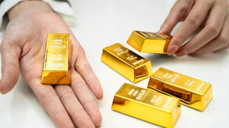 Stagnan Sehari, Harga Emas Galeri24 dan UBS Kompak Turun Rp71 Ribu