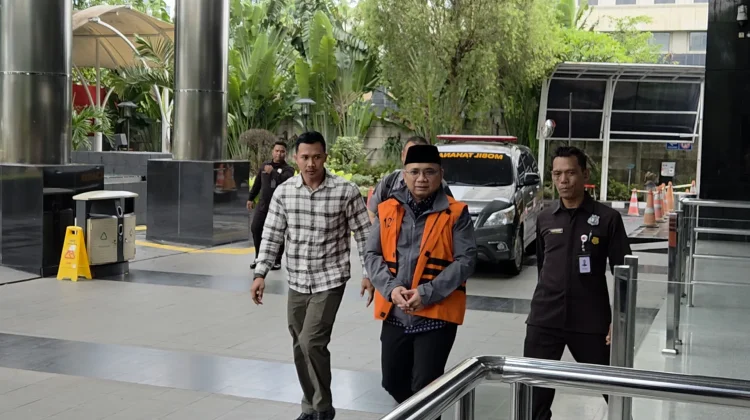 Kembali ke Rutan KPK, Yaqut Senang Bisa Sungkem dengan Ibunda
