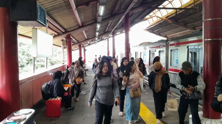 WFH Satu Kali Seminggu, Berikut Fakta Kebijakan Presiden Tekan Konsumsi BBM